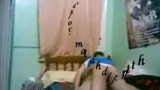 أم مصرية تتلقى قضيباً شاباً بعمق في مهبلها الجائع