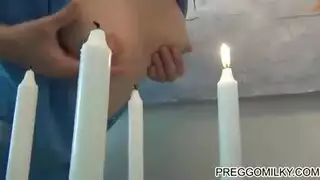 مراهقة جديدة قانونياً تحصل على قذف على وجهها من أعضاء كبيرة