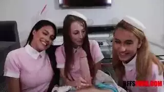 عاهرات جميلات في حركة أورجي صارمة