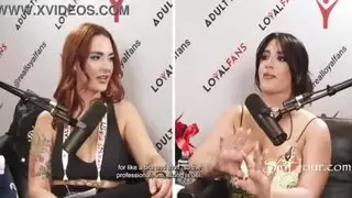 ثديي الجائزة: أداء سارة عربي الإباحي الحائز على الجوائز