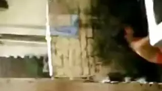 جلسة مص جماعي بخادمات موحدة اللباس مع رجال ضخام