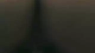 ربة منزل فاتنة تشارك في جماع مزدوج وعنيف