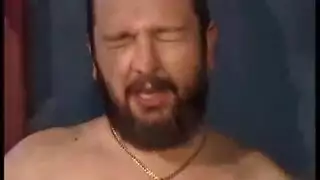 فوضى في العيادة: عابرة شقراء وطبيب يمارسان الجنس المزدوج مع الممرضة في مشهد صريح