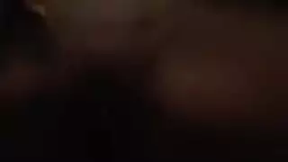 تكون زوجهامن الخلف