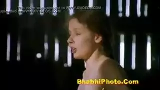 الابن الزوجي المشاغب ينكح أمه الزوجية المراهقة بقوة وعمق