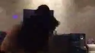 إباحية سحاقية: التقبيل الشغوف يتحول لشرج خشن