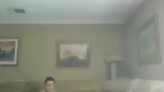 خادمات ومنظفات إباحية يعطون مصة خشنة لميكانيكي