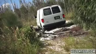 علني وبدائي: جلسة جنس خشنة لشاب قوي