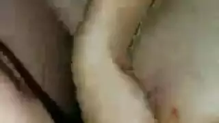 بورن فض غشاء العذراء: كسر فرجها الضيق حتى يسيل الدم