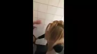 جزائريات مثيرات يلمسن بعضهن في دورة مباريات النادي