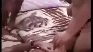 ثلاث عاهرات وقضيب واحد كبير